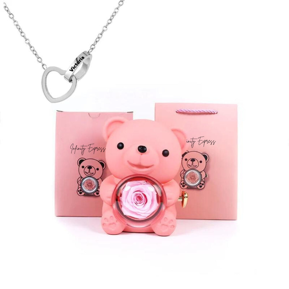 Colar Dueto de Amor & Urso com Rosa Eternizada + Nomes Gravados!🧸